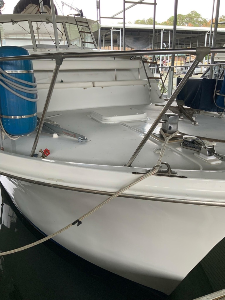 1969 Hatteras 41 Twin Cabin