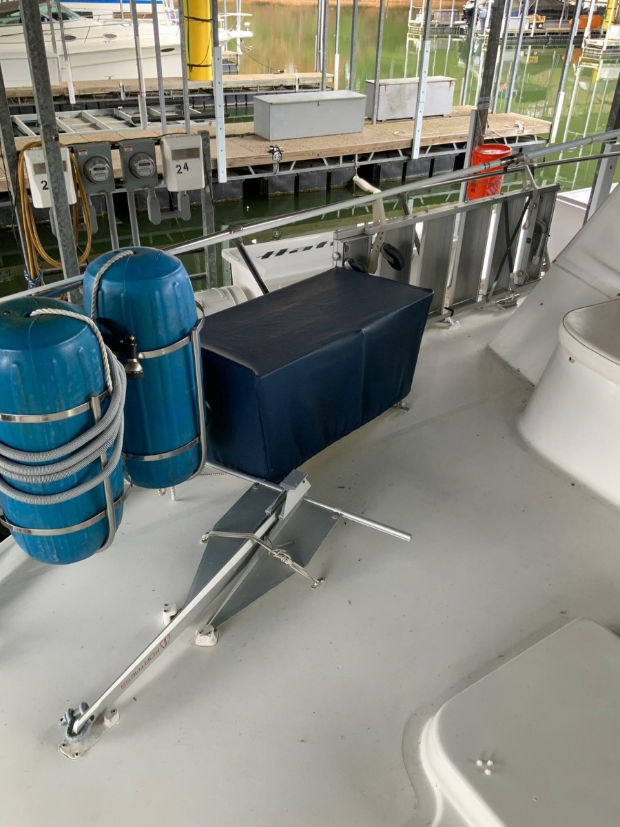 1969 Hatteras 41 Twin Cabin