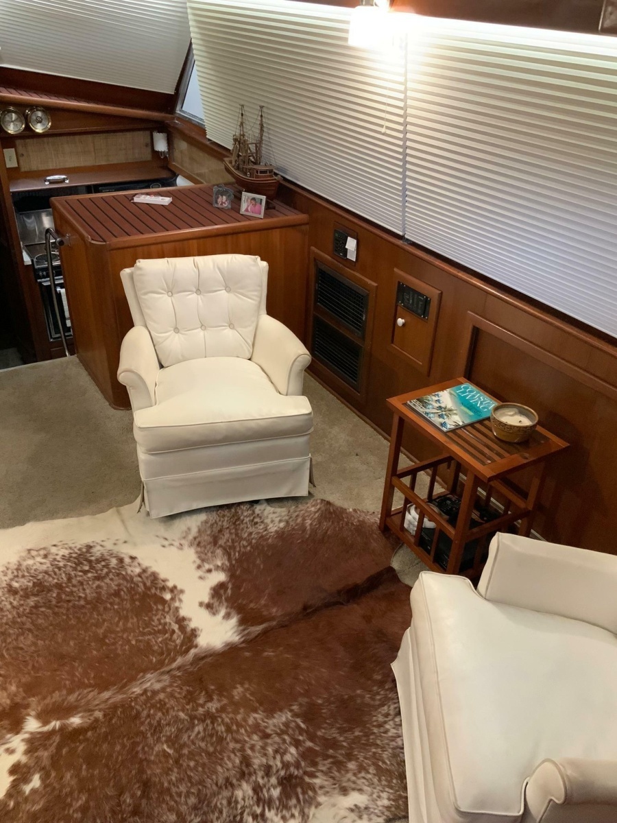 1969 Hatteras 41 Twin Cabin