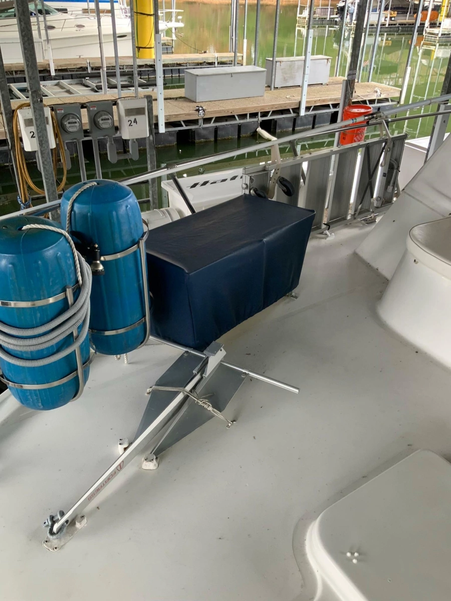 1969 Hatteras 41 Twin Cabin