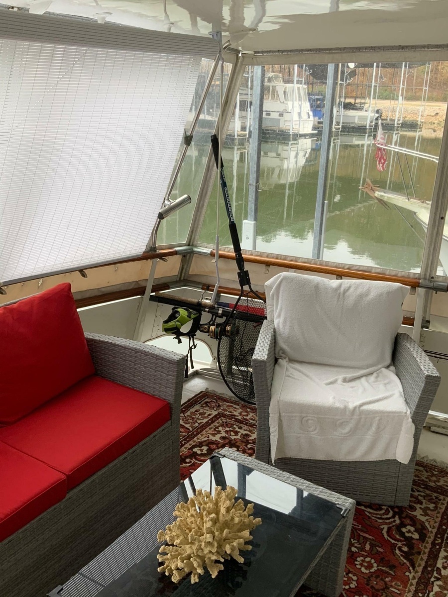 1969 Hatteras 41 Twin Cabin