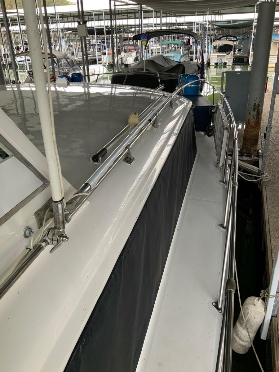 1969 Hatteras 41 Twin Cabin