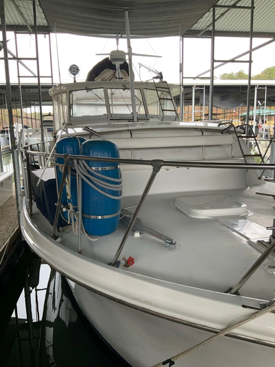 1969 Hatteras 41 Twin Cabin