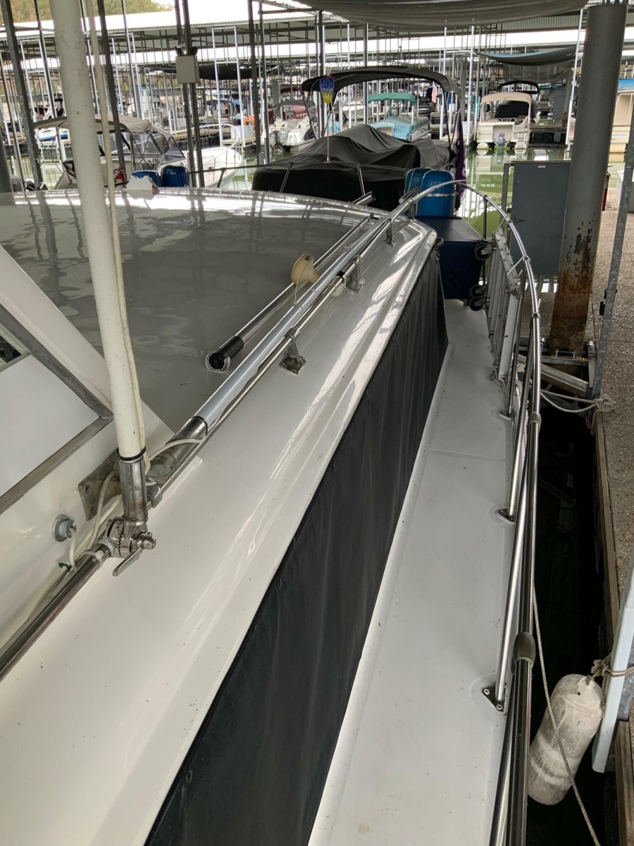 1969 Hatteras 41 Twin Cabin
