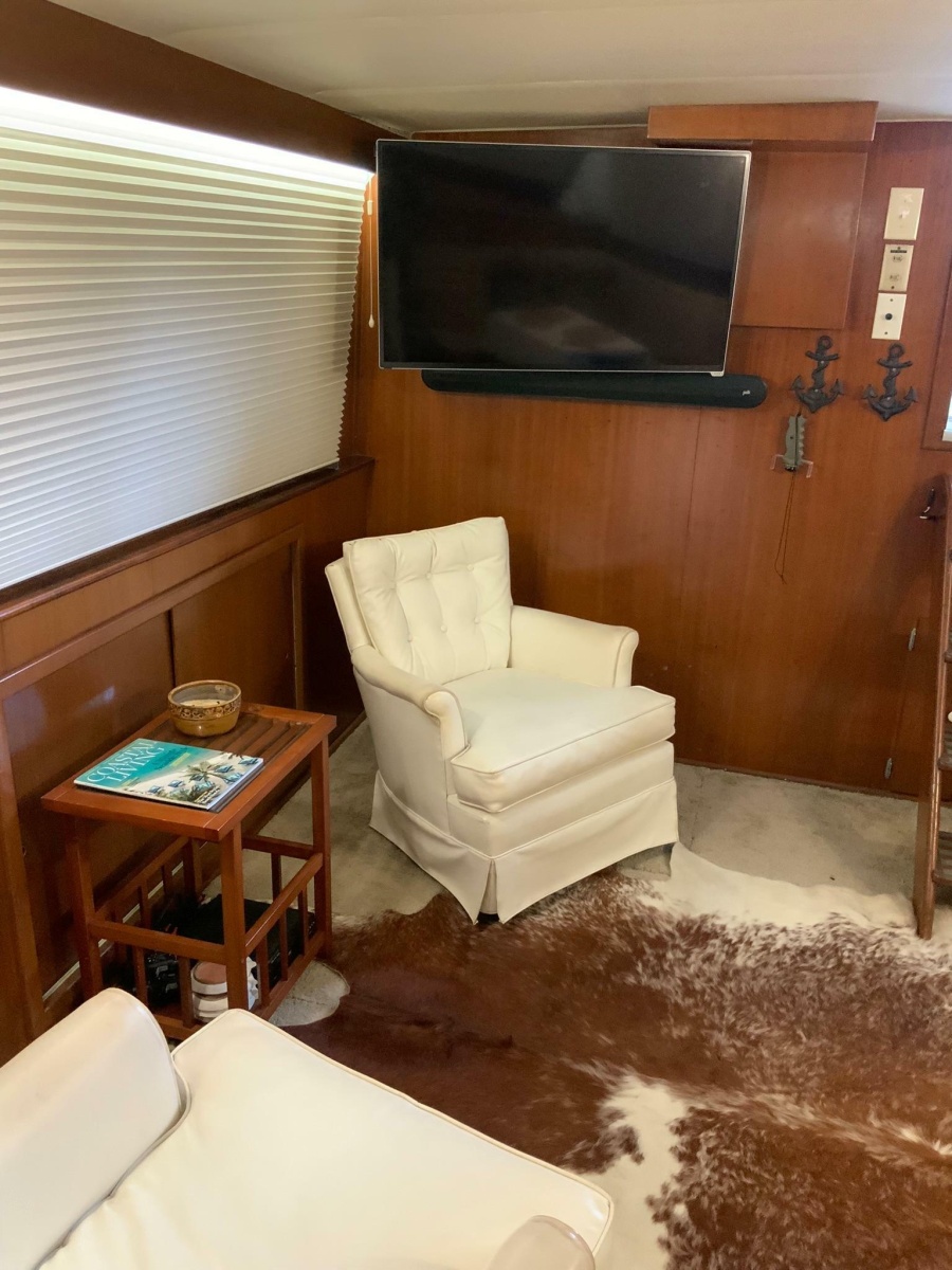 1969 Hatteras 41 Twin Cabin