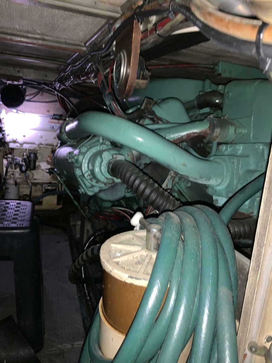 1969 Hatteras 41 Twin Cabin
