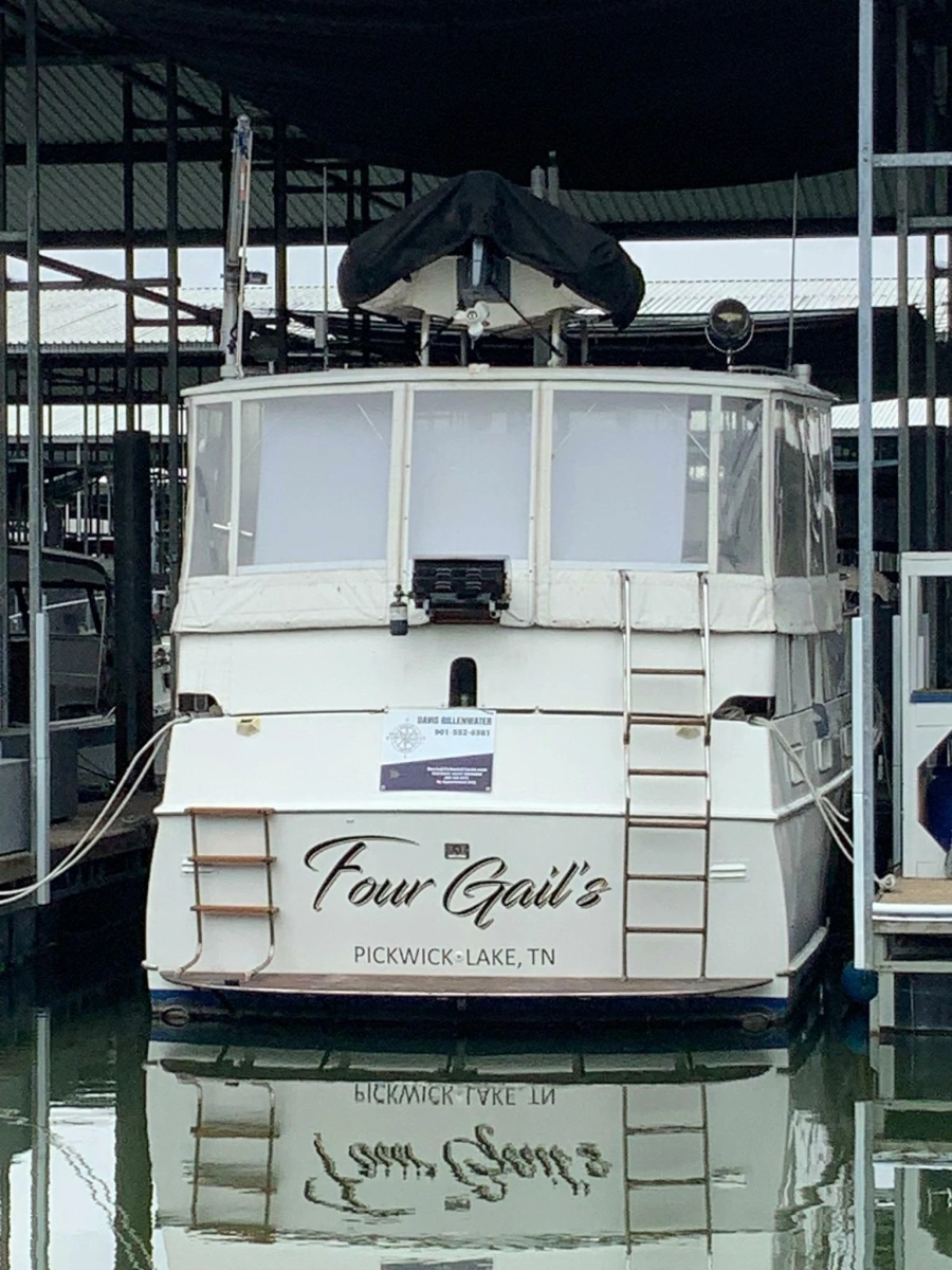 1969 Hatteras 41 Twin Cabin