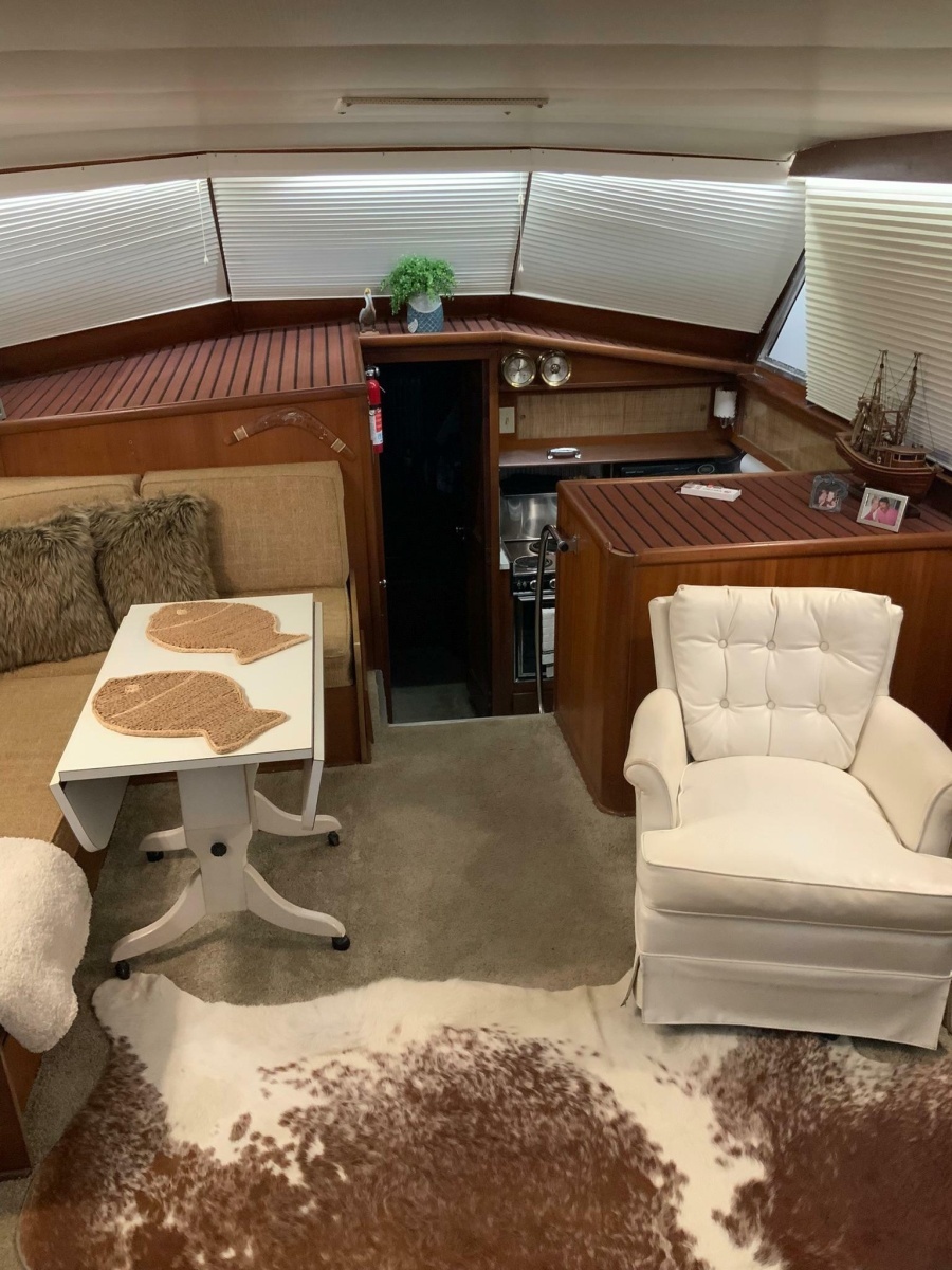 1969 Hatteras 41 Twin Cabin