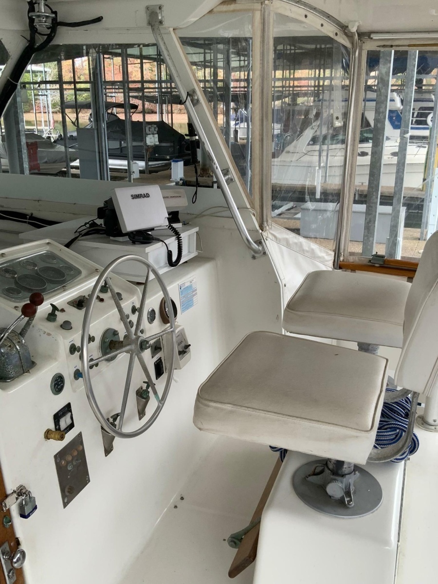 1969 Hatteras 41 Twin Cabin
