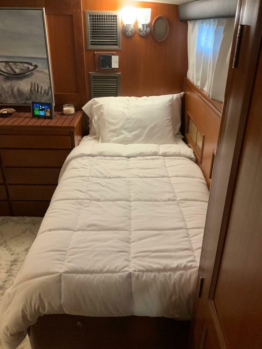 1969 Hatteras 41 Twin Cabin