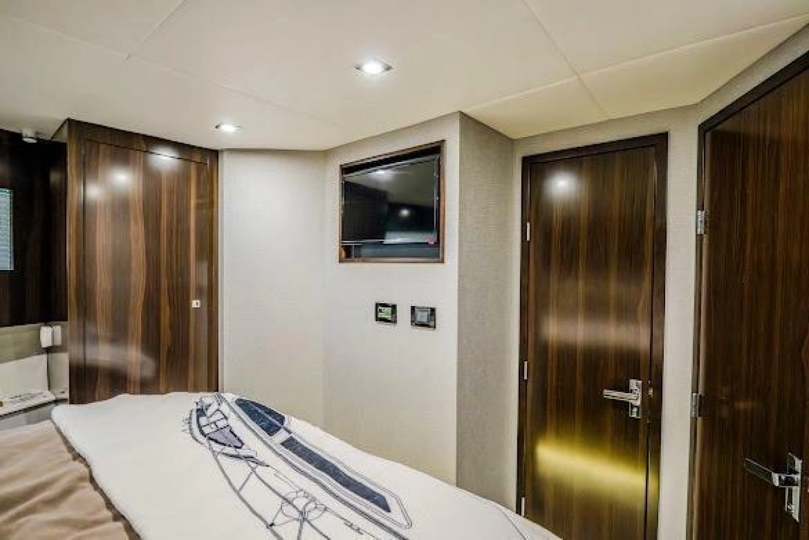 2023 Cruisers Yachts 42 Cantius
