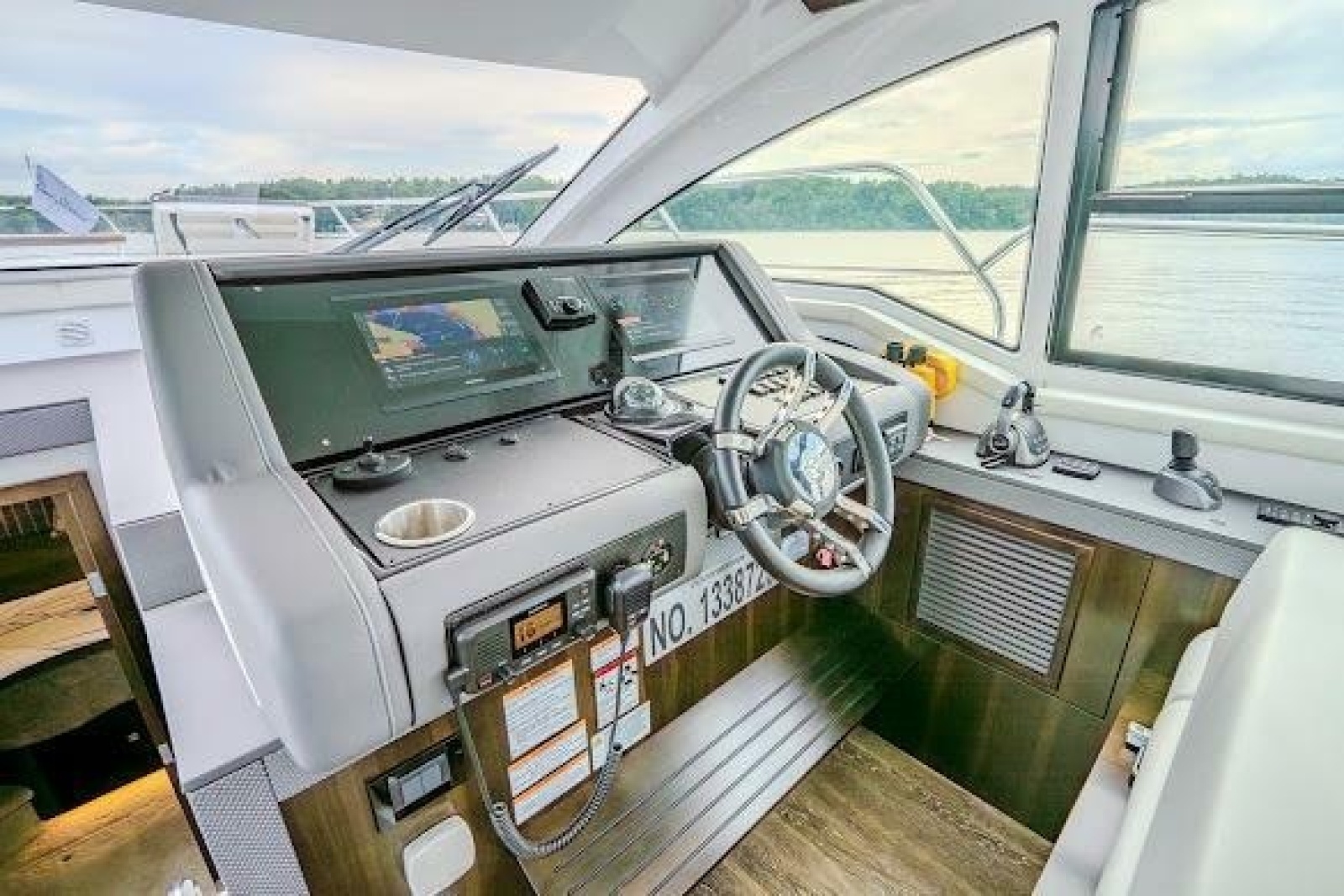 2023 Cruisers Yachts 42 Cantius