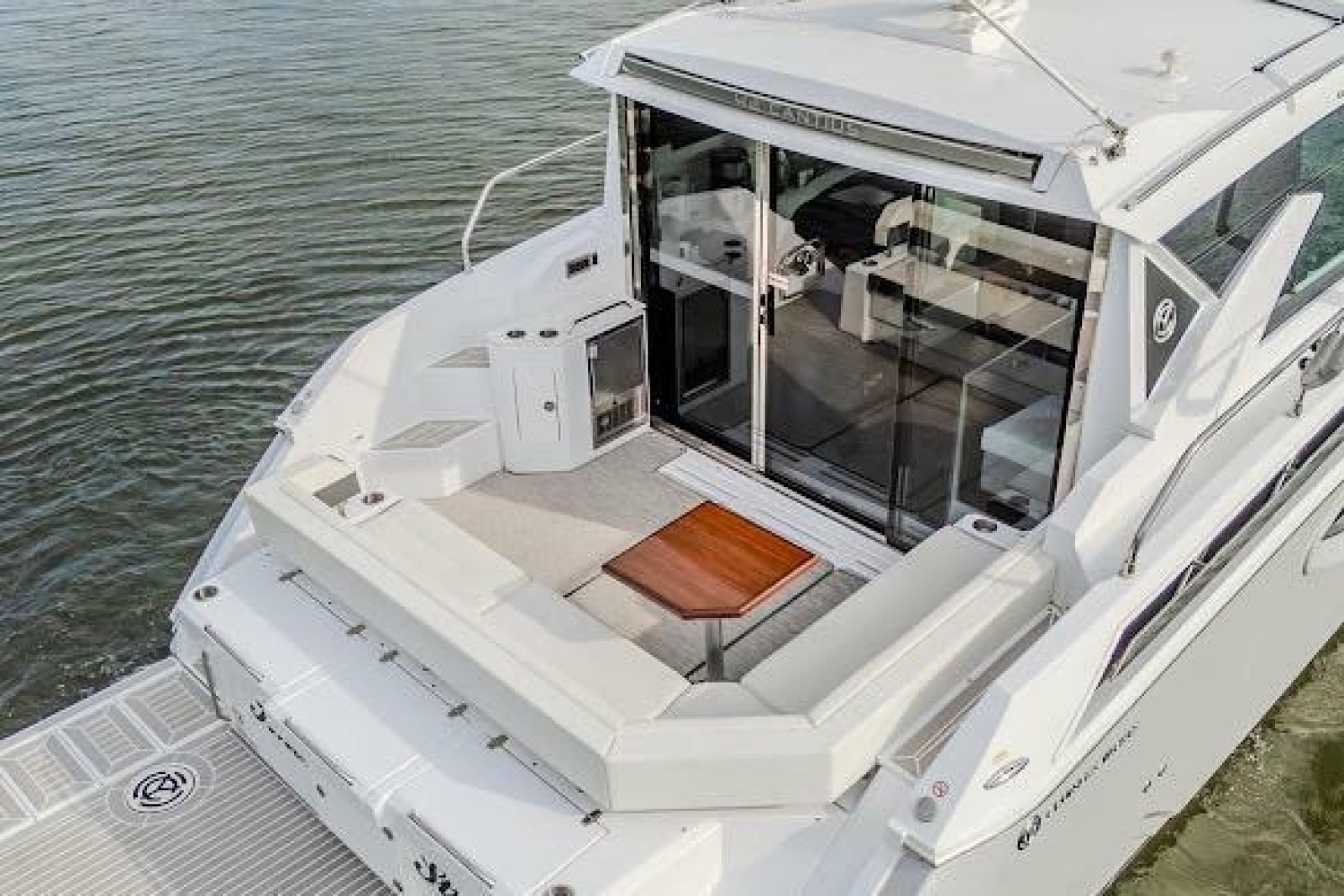 2023 Cruisers Yachts 42 Cantius