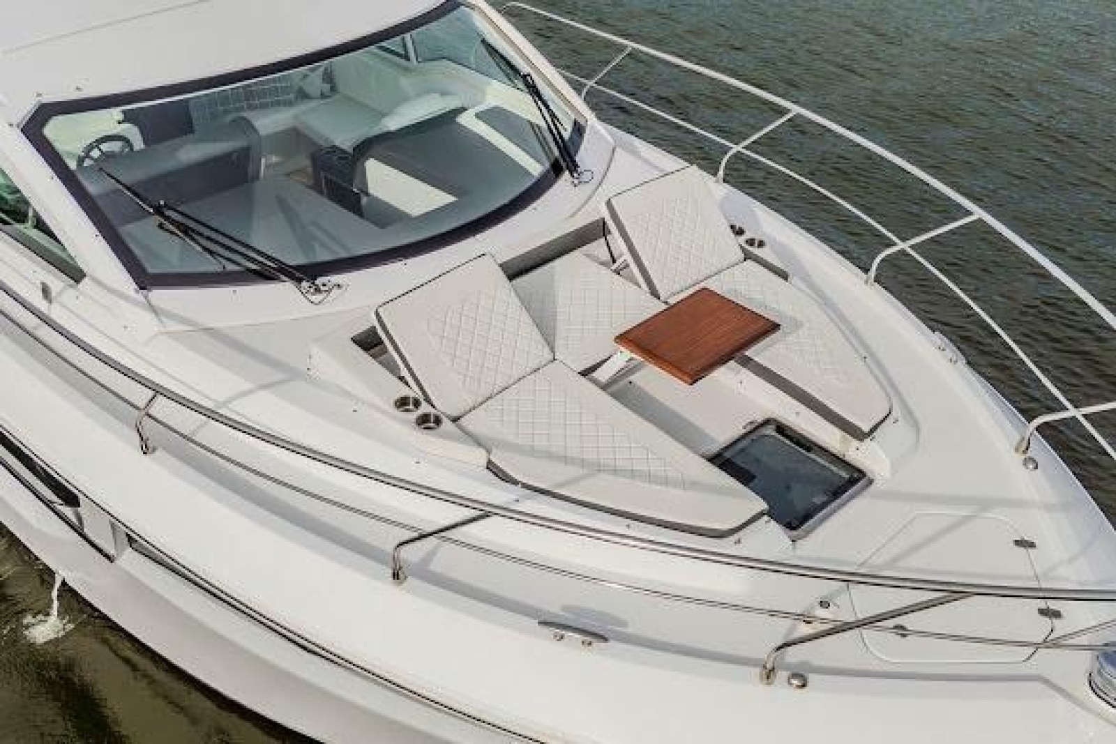 2023 Cruisers Yachts 42 Cantius