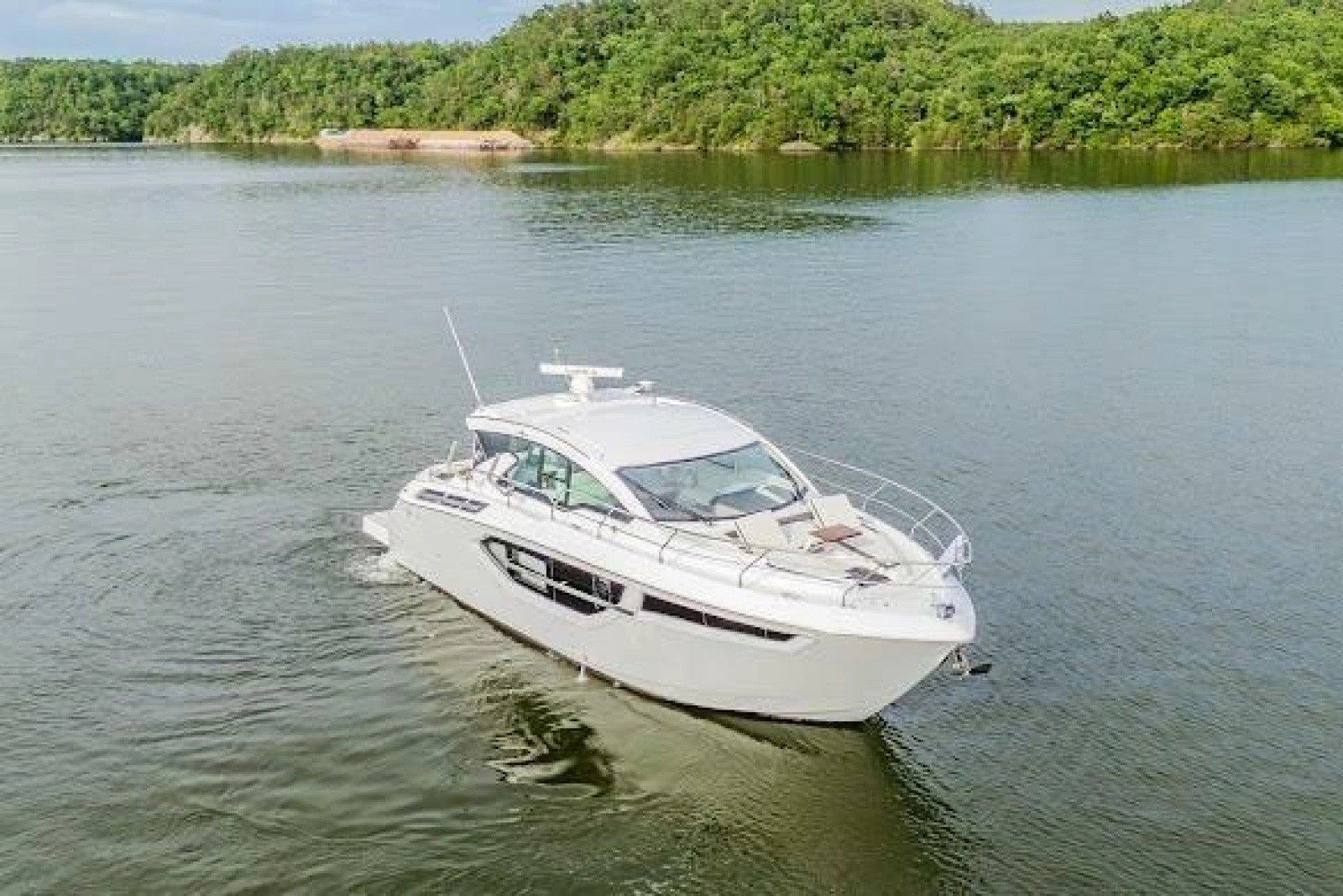 2023 Cruisers Yachts 42 Cantius
