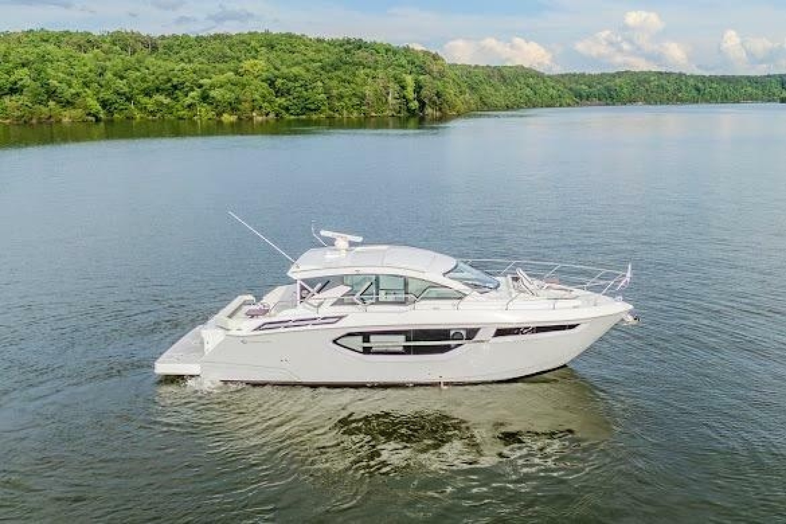 2023 Cruisers Yachts 42 Cantius