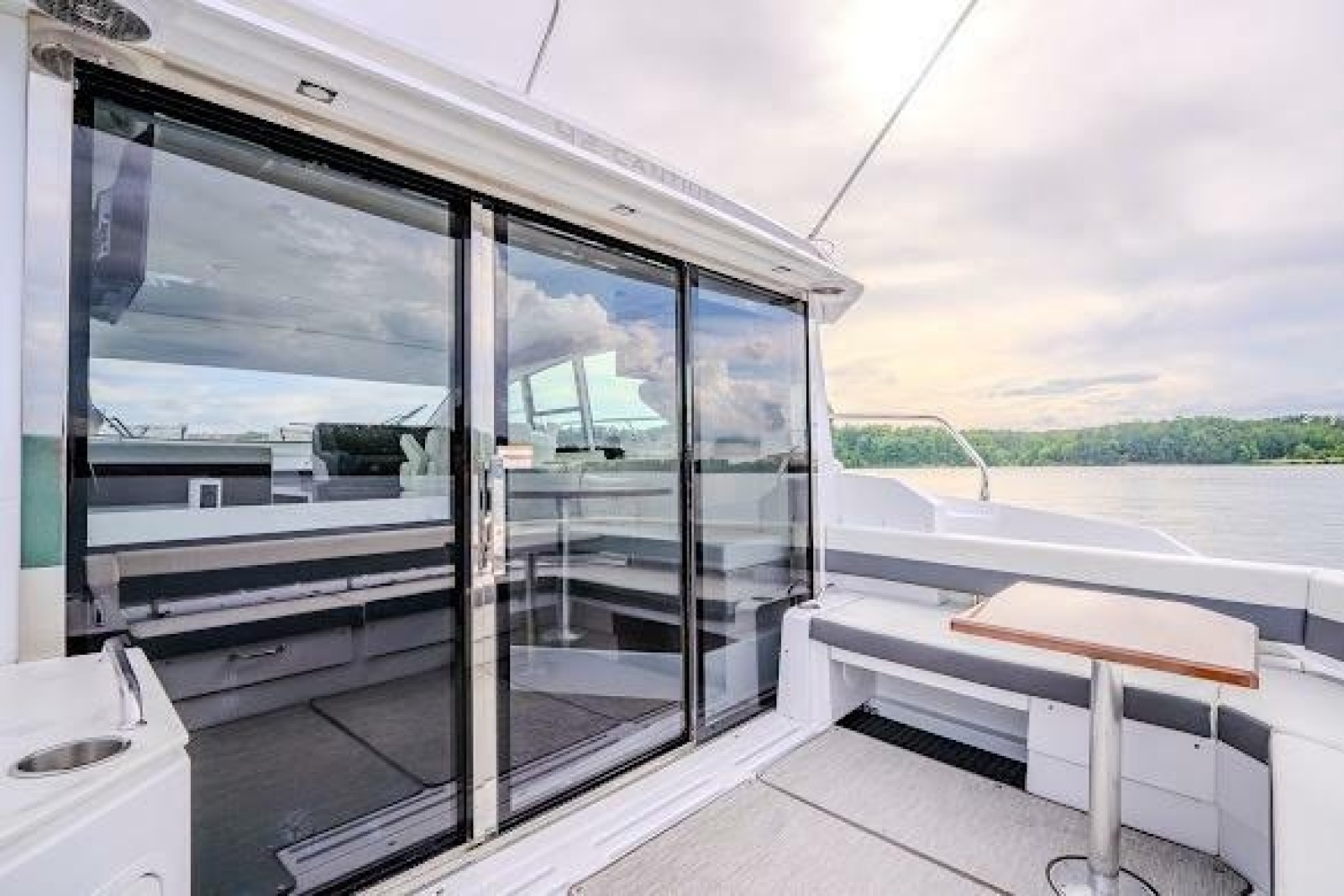 2023 Cruisers Yachts 42 Cantius