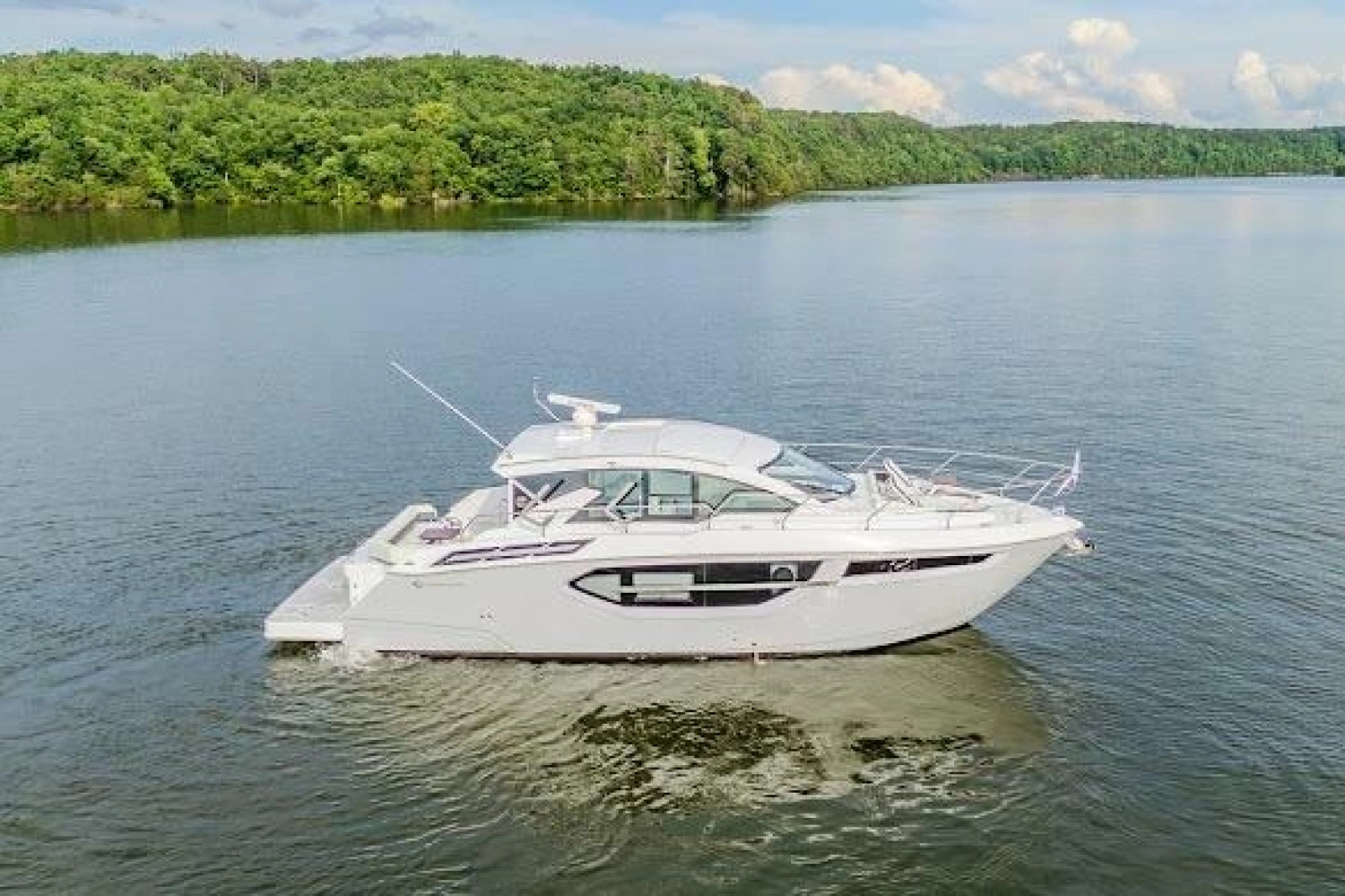 2023 Cruisers Yachts 42 Cantius
