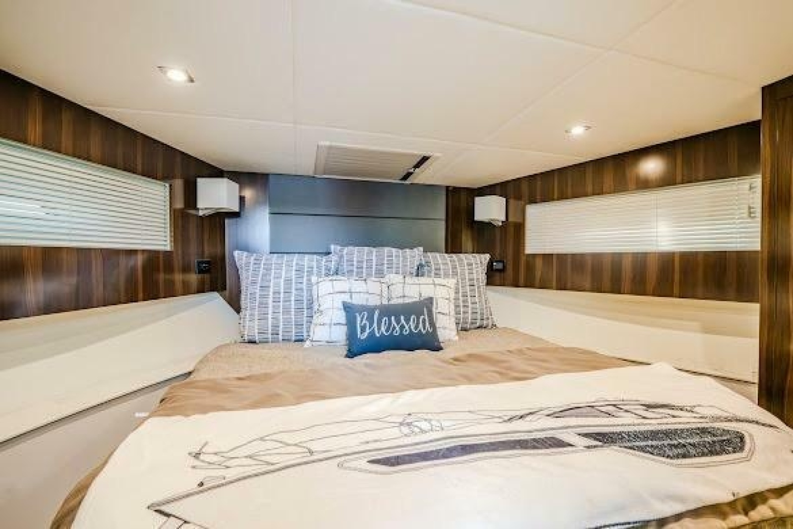2023 Cruisers Yachts 42 Cantius