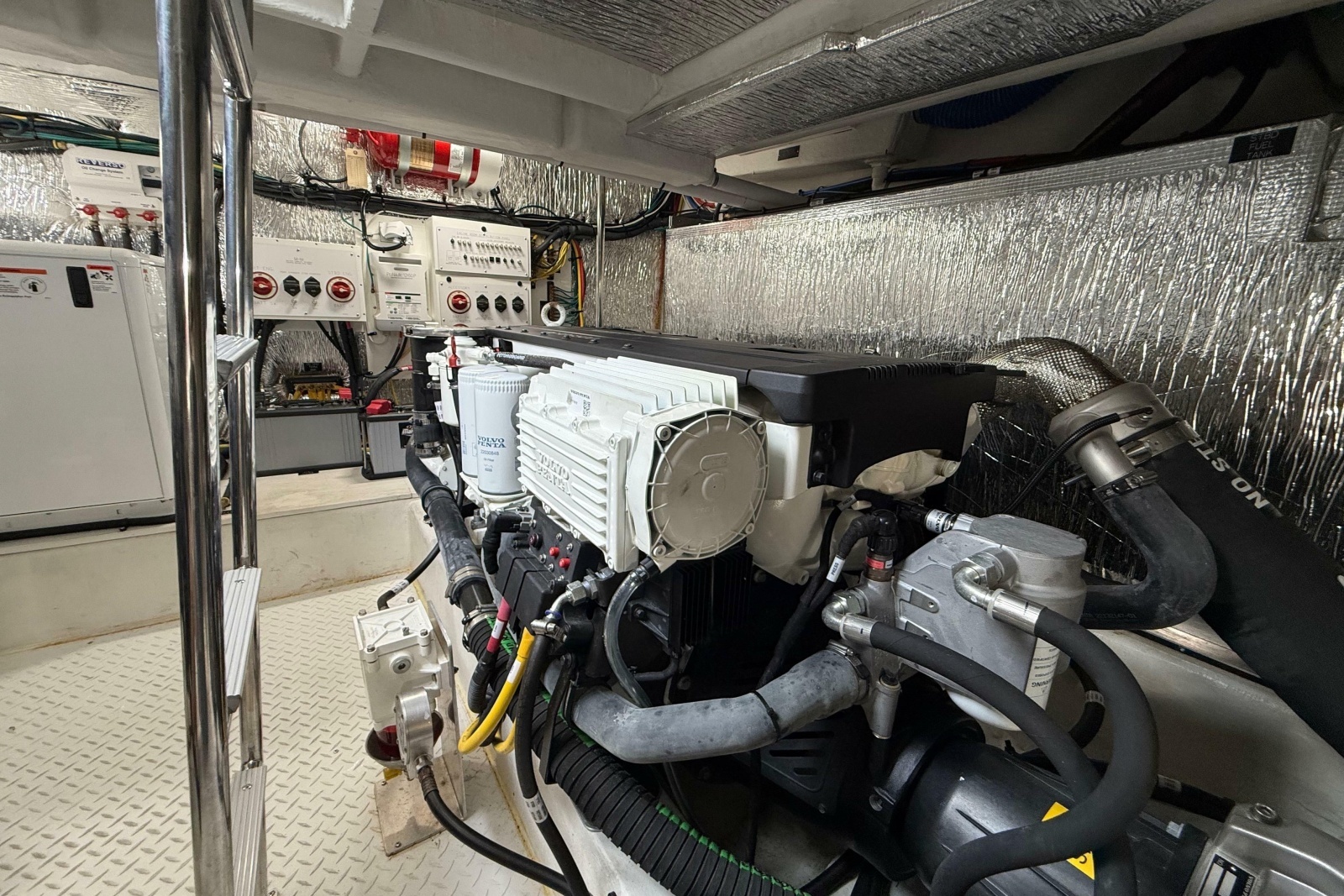 2023 Cruisers Yachts 42 Cantius