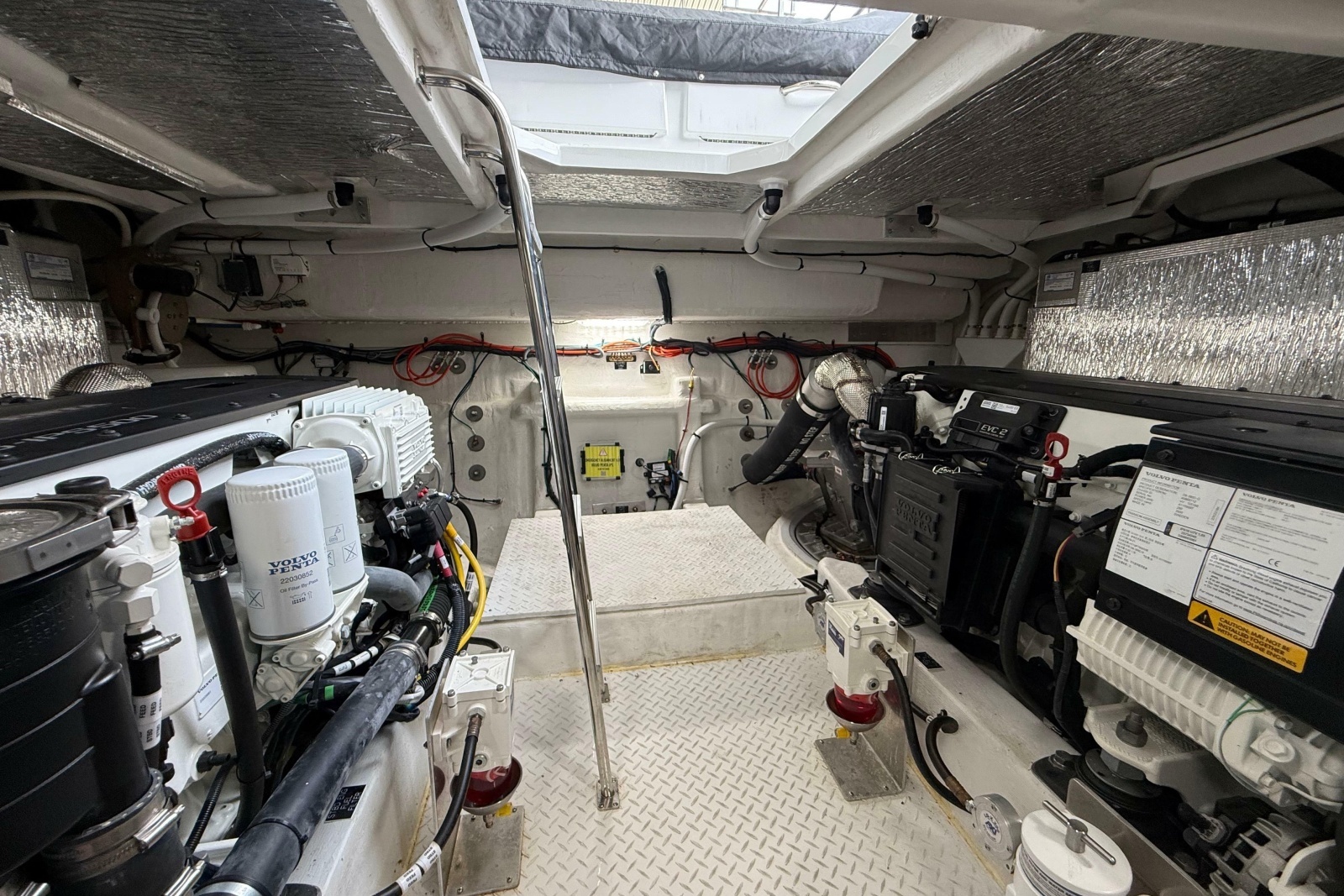 2023 Cruisers Yachts 42 Cantius