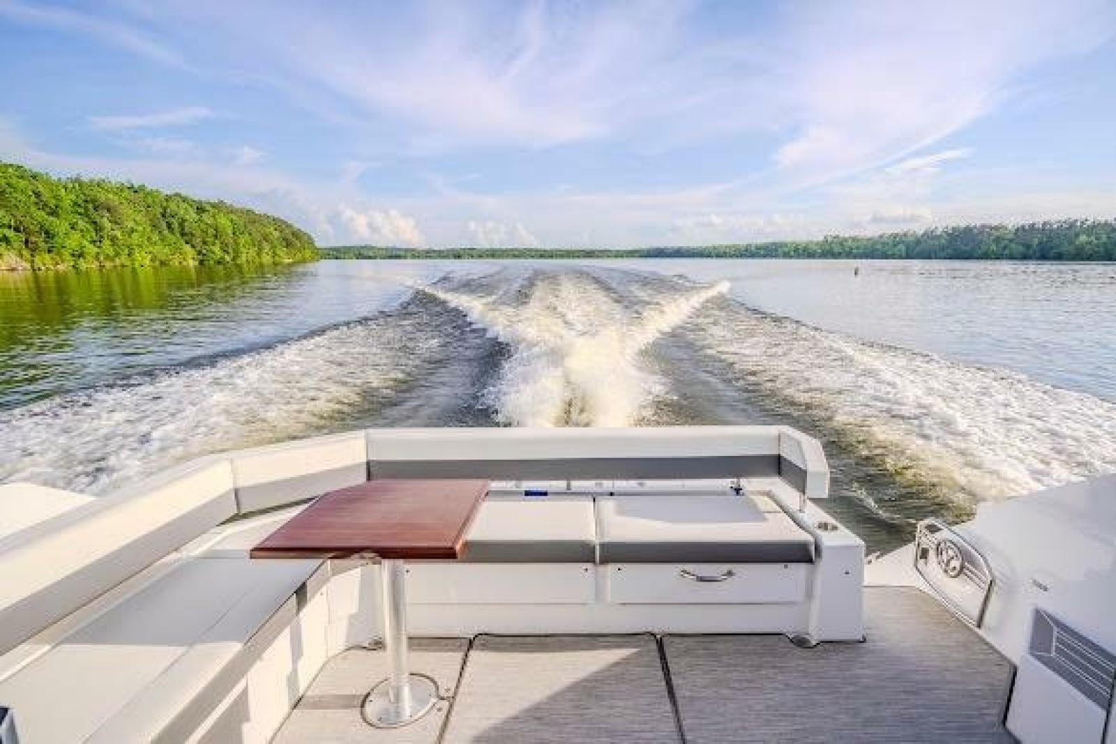 2023 Cruisers Yachts 42 Cantius