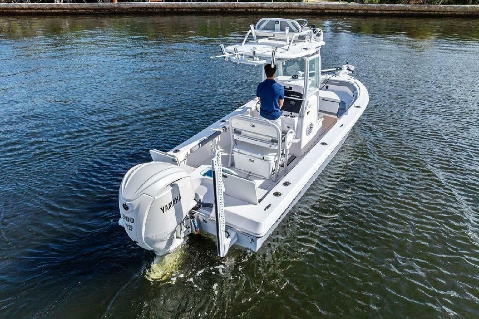 2023 Everglades 243 Center Console