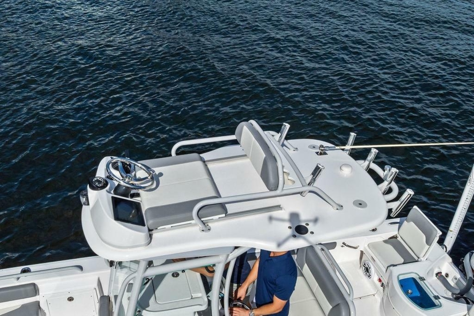 2023 Everglades 243 Center Console