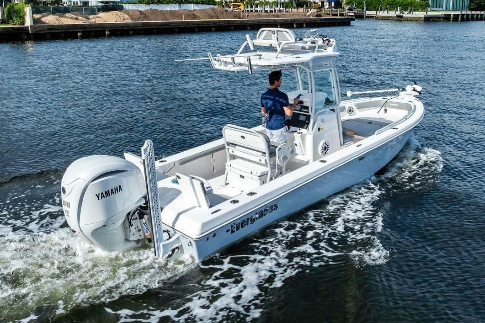 2023 Everglades 243 Center Console