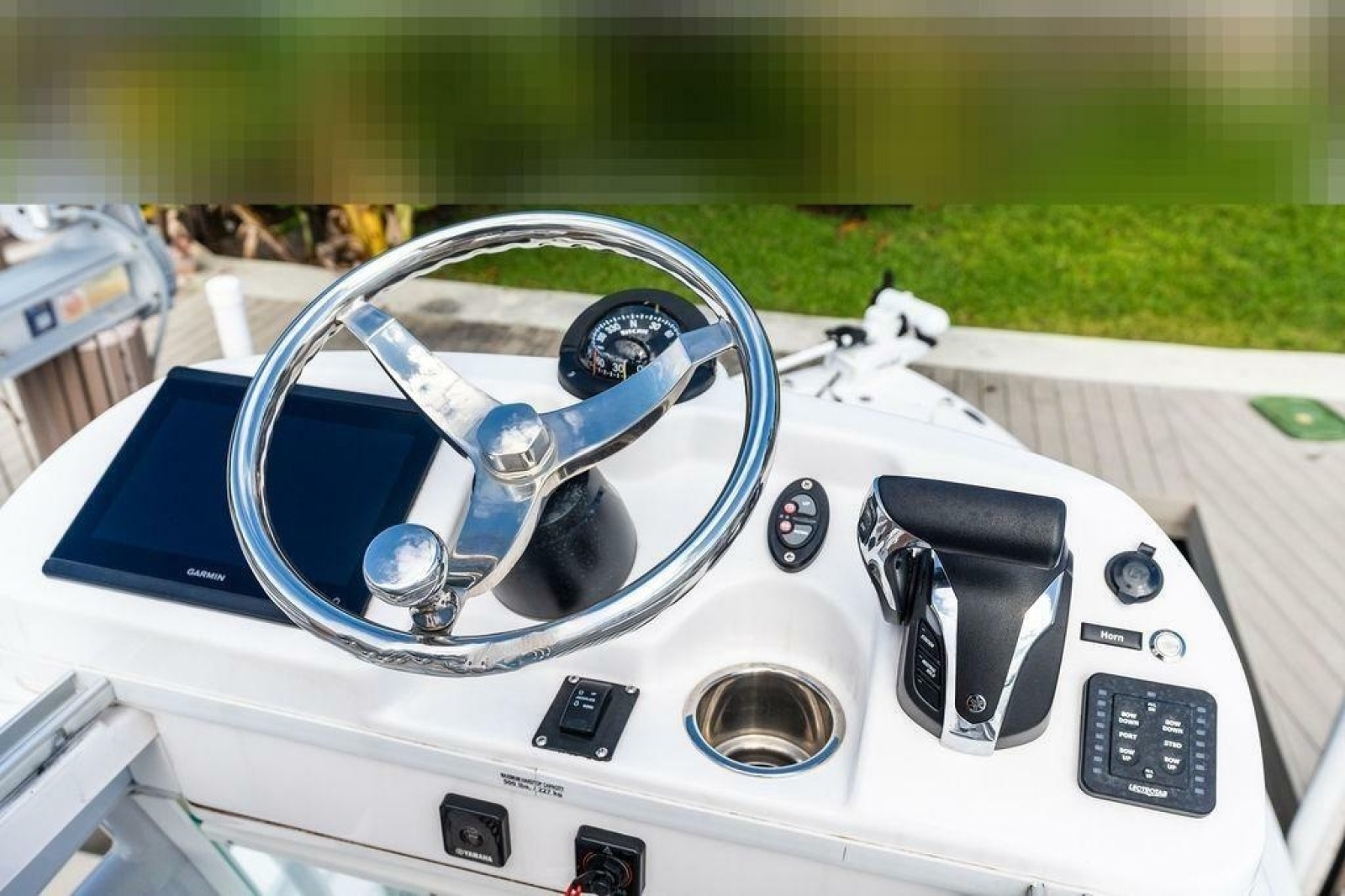 2023 Everglades 243 Center Console
