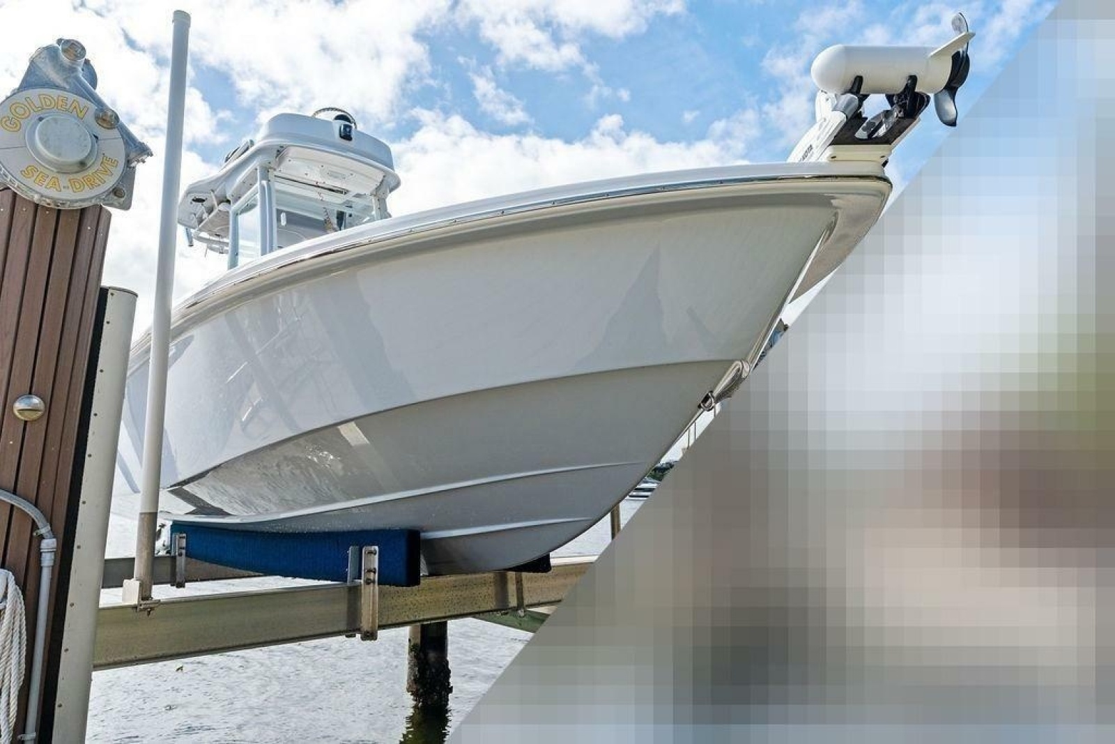 2023 Everglades 243 Center Console