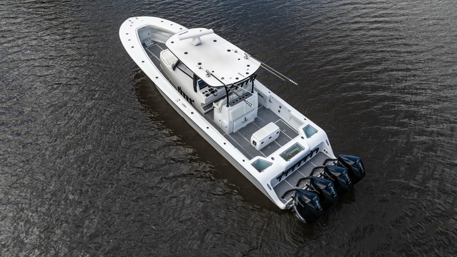2023 Front Runner 39 Center Console