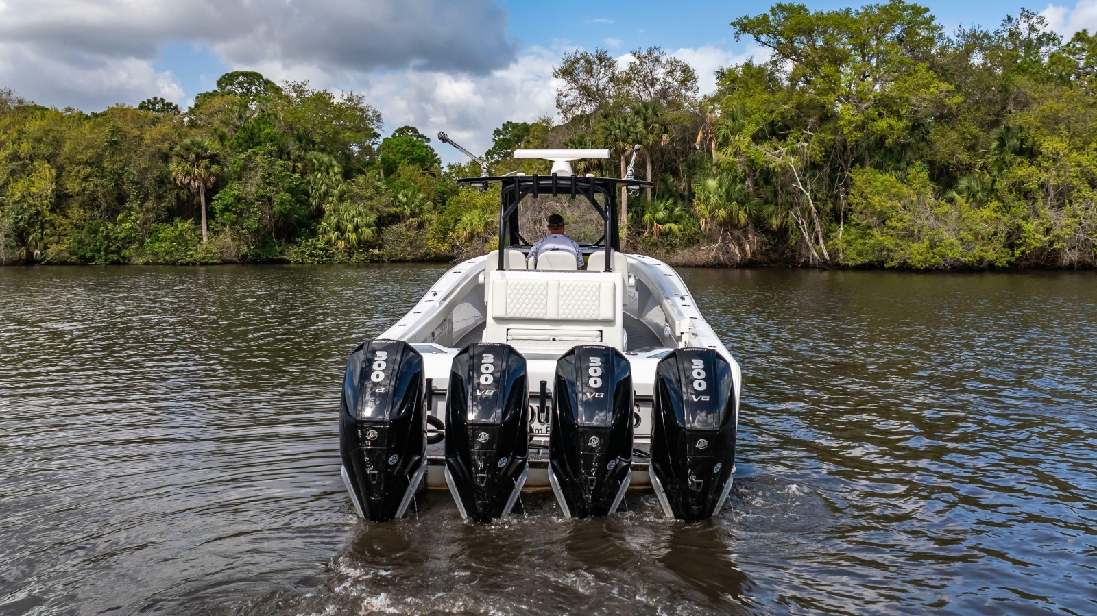 2023 Front Runner 39 Center Console