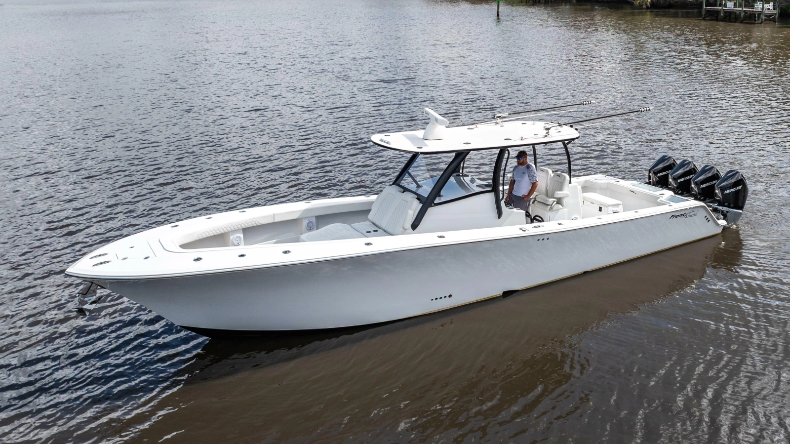 2023 Front Runner 39 Center Console