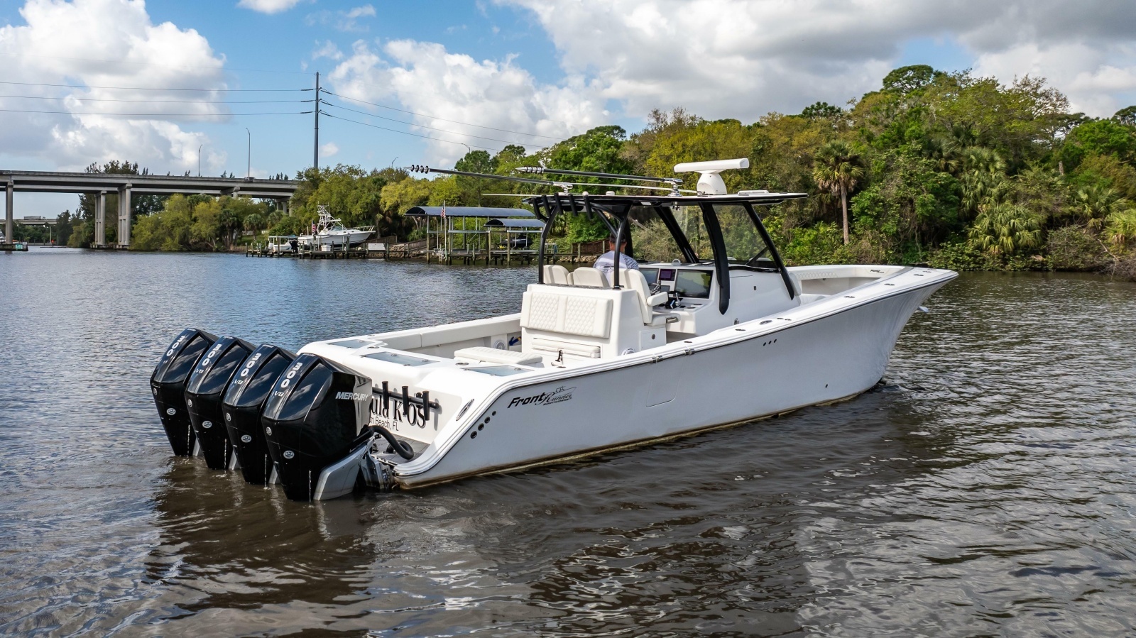 2023 Front Runner 39 Center Console
