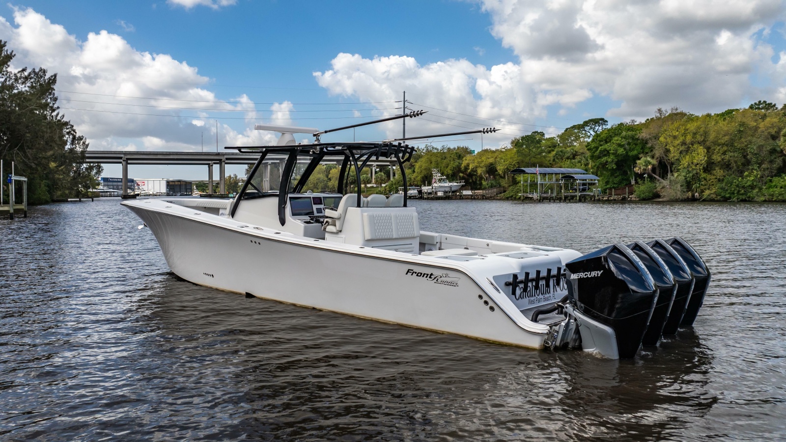 2023 Front Runner 39 Center Console
