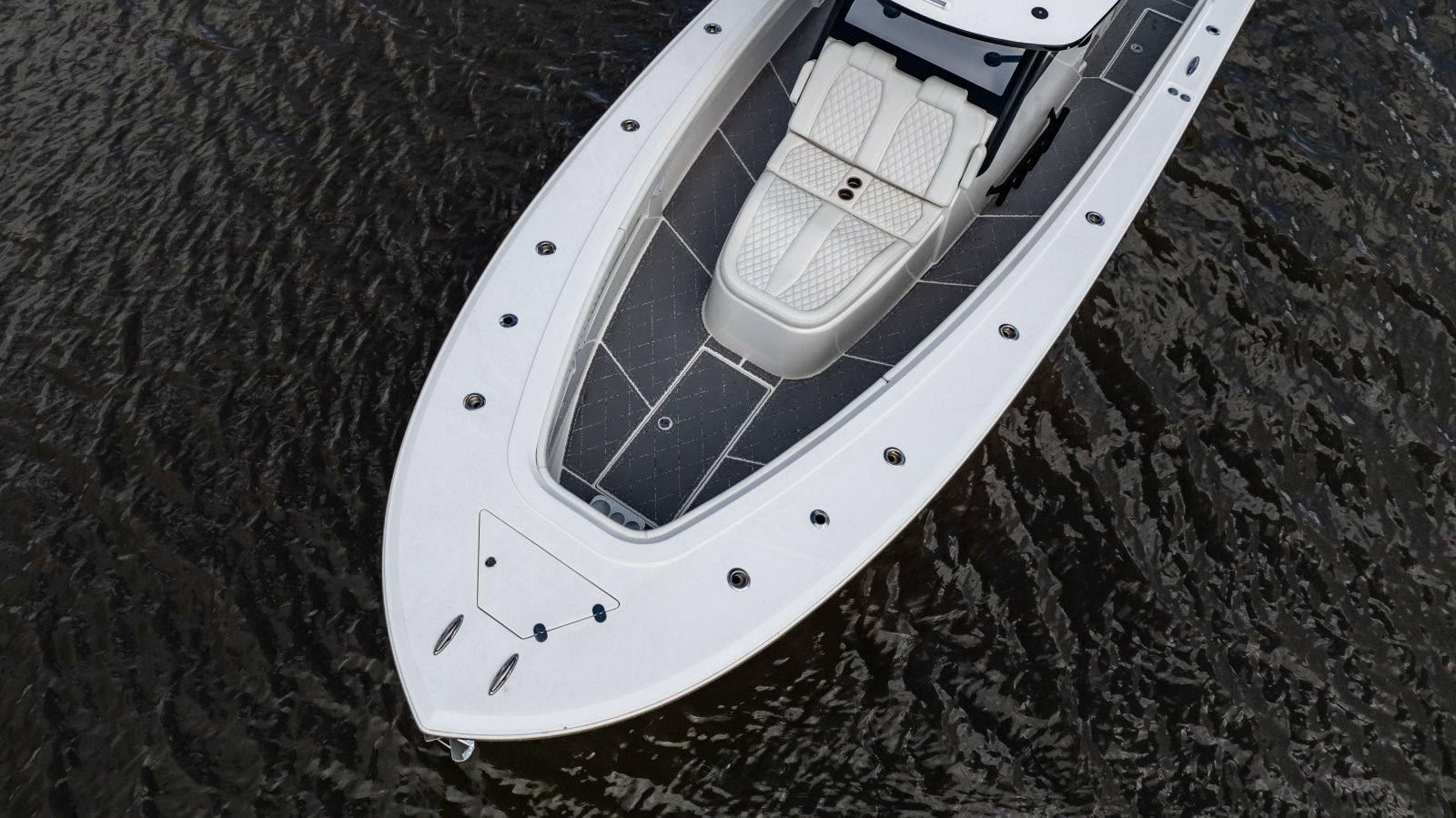 2023 Front Runner 39 Center Console