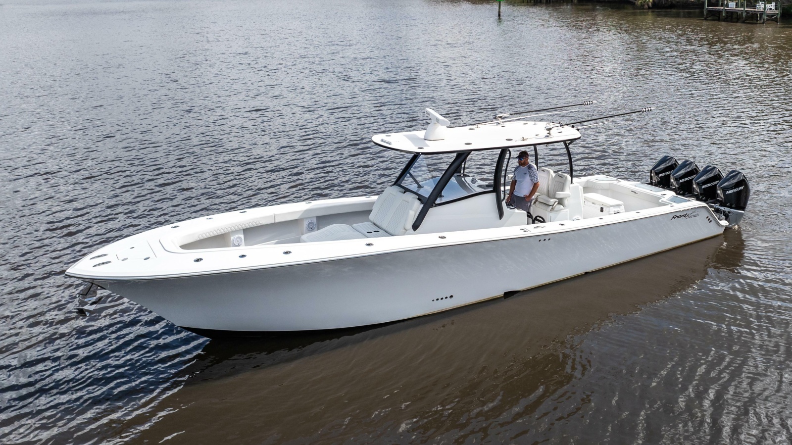 2023 Front Runner 39 Center Console