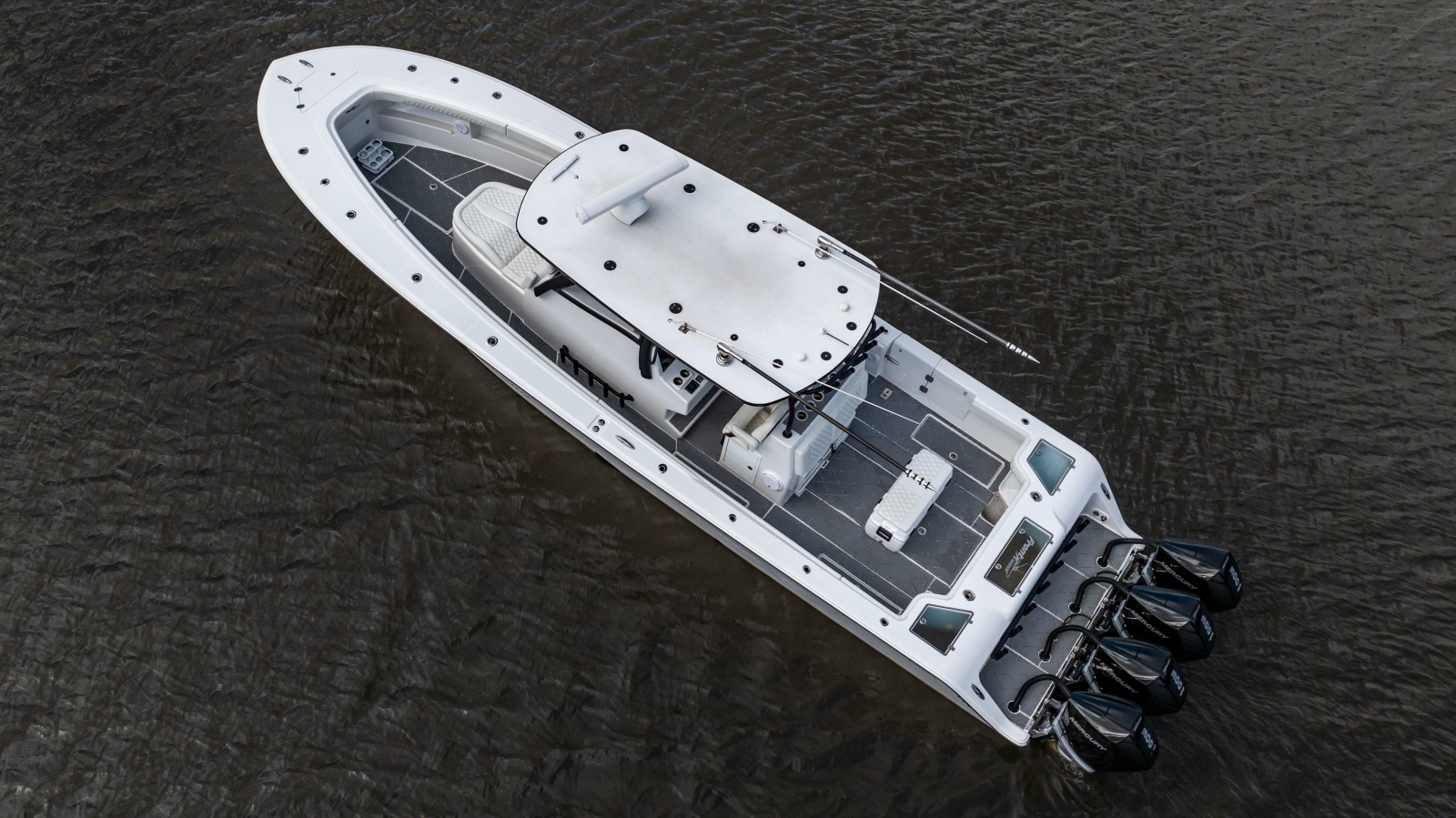 2023 Front Runner 39 Center Console