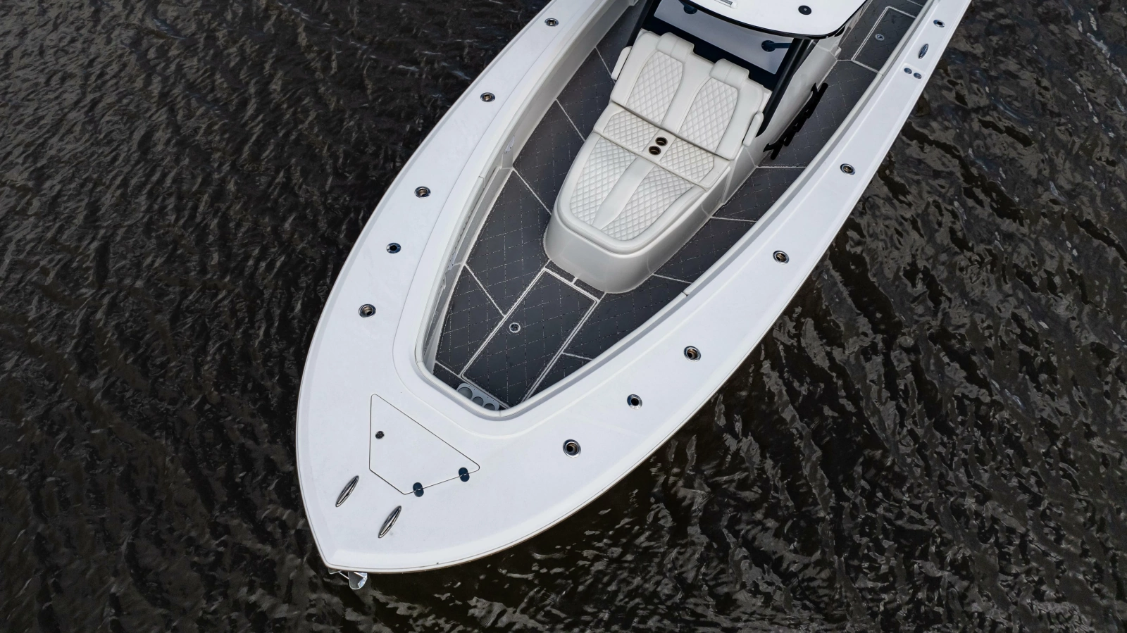 2023 Front Runner 39 Center Console