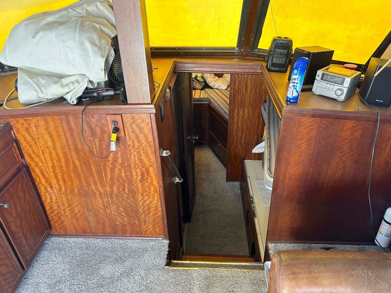 1975 Hatteras 36 Convertible