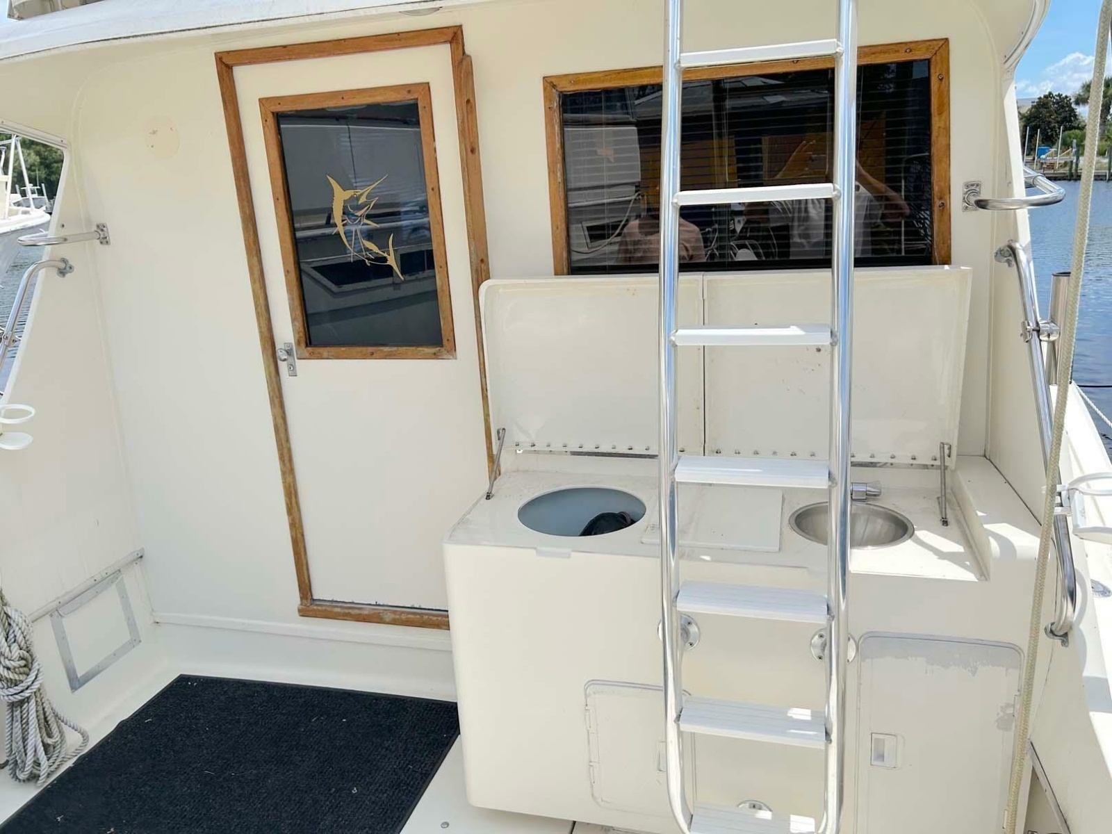 1975 Hatteras 36 Convertible