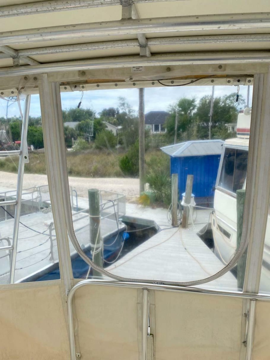 1975 Hatteras 36 Convertible