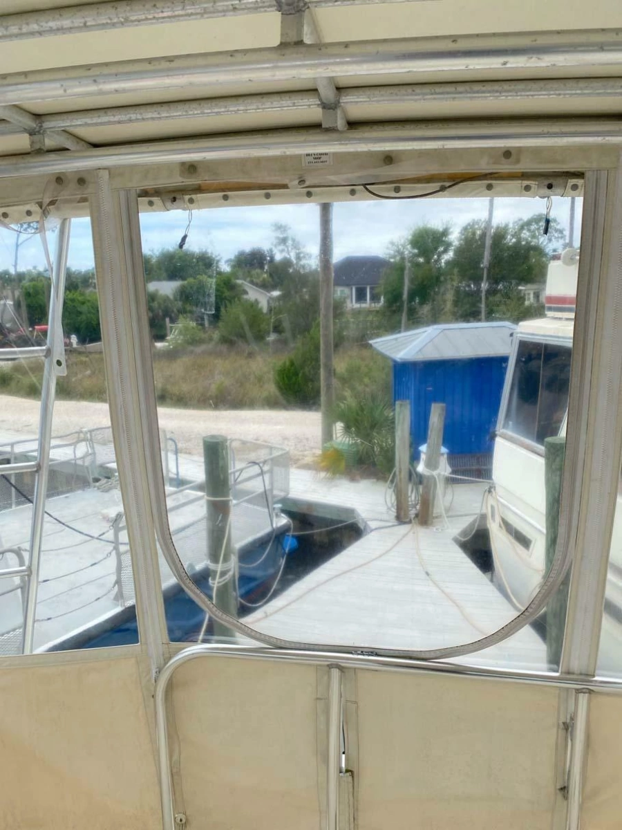 1975 Hatteras 36 Convertible