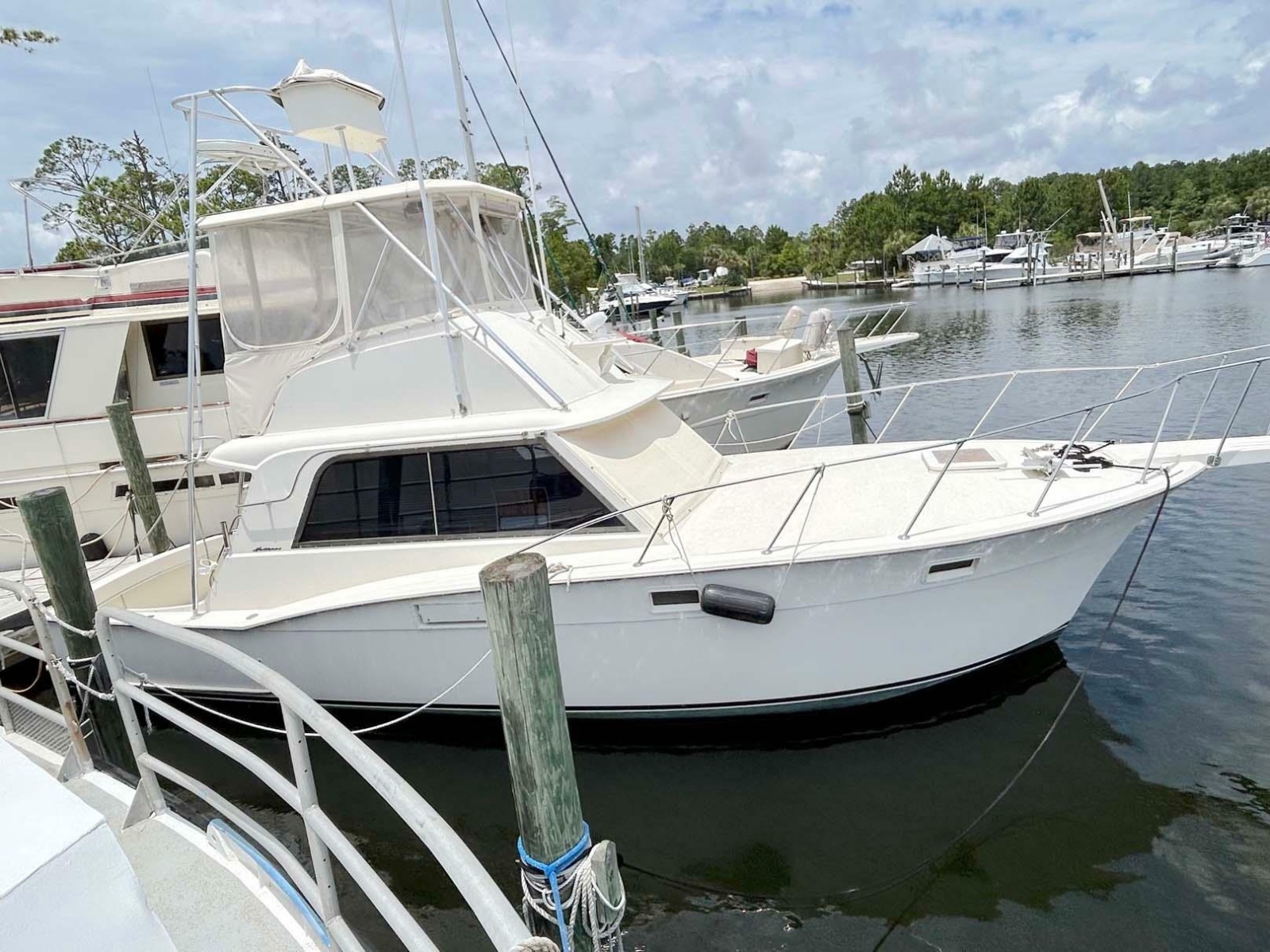 1975 Hatteras 36 Convertible