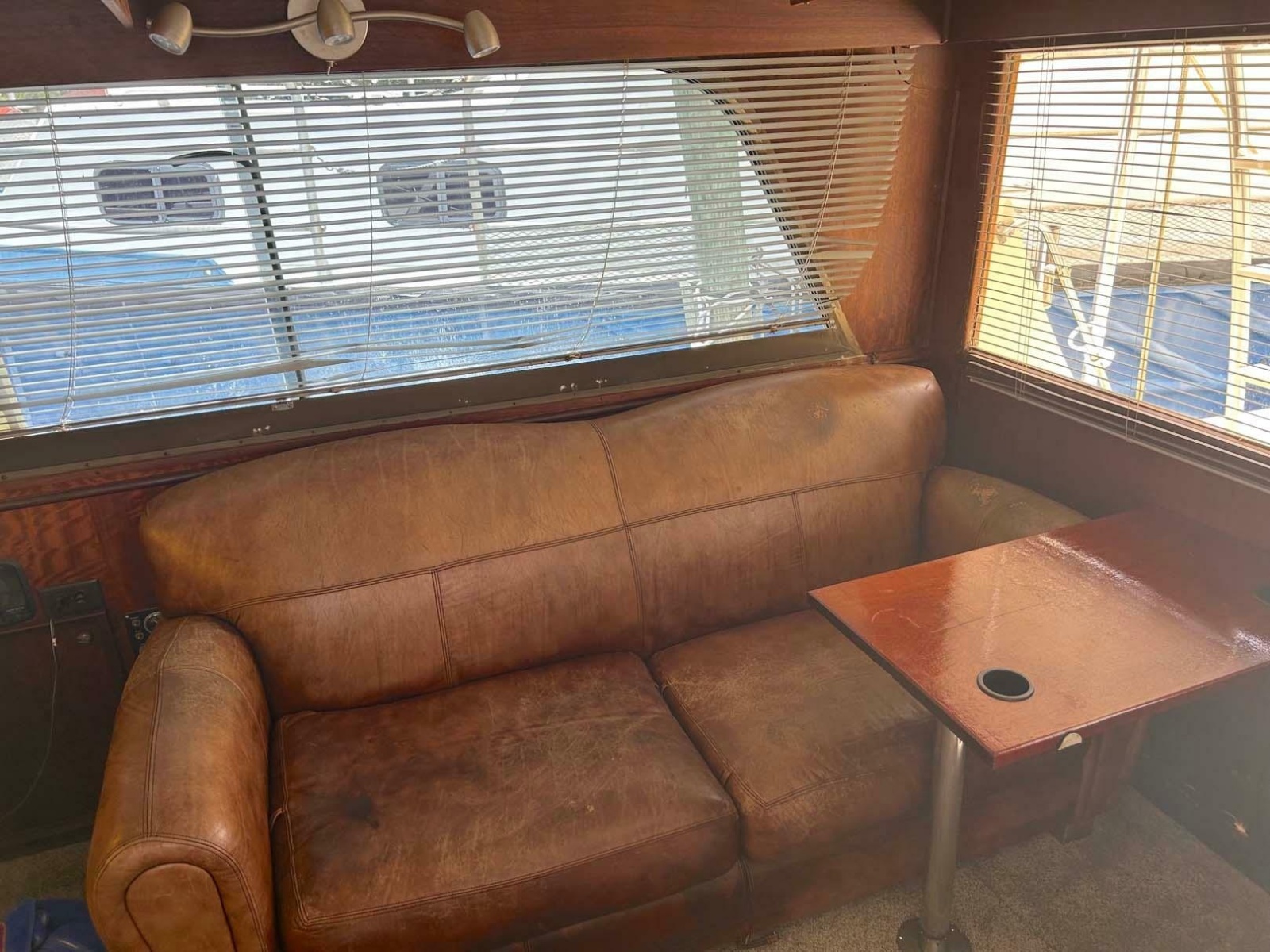 1975 Hatteras 36 Convertible