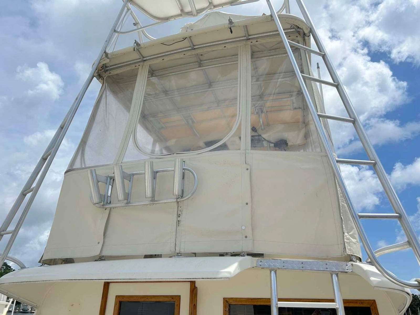 1975 Hatteras 36 Convertible