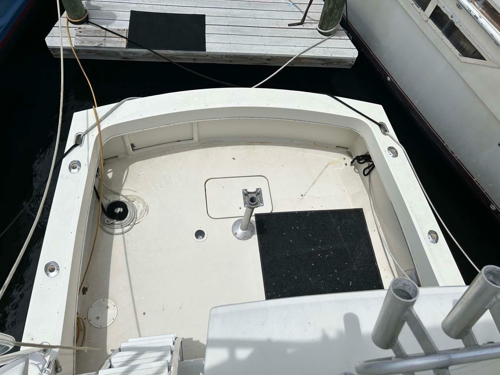 1975 Hatteras 36 Convertible
