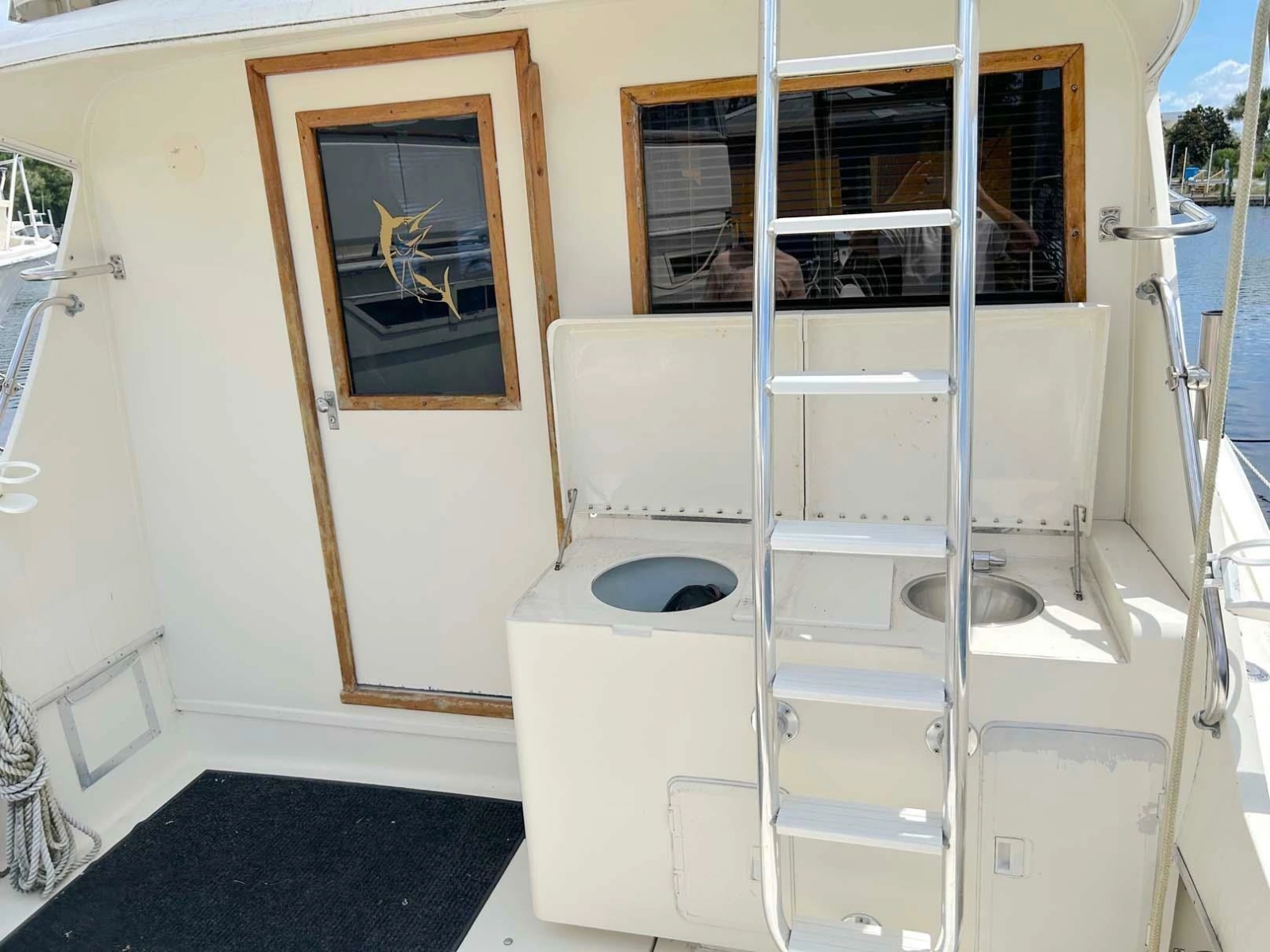 1975 Hatteras 36 Convertible