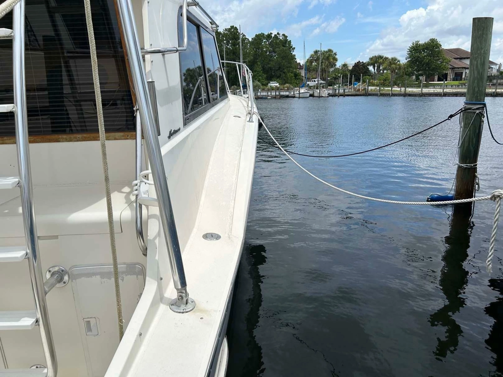 1975 Hatteras 36 Convertible